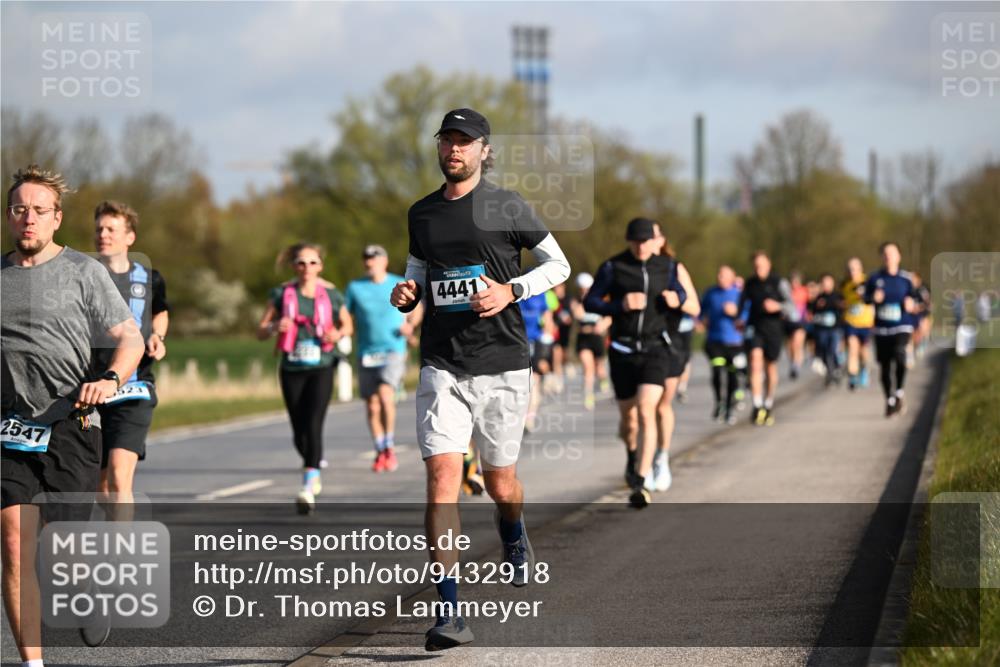 12.04.2026 - 45. Internationalen Wilhelmsburger Insellauf Dr. Thomas Lammeyer http://msf.ph/oto/9432918 12.04.2026 09:16:29 Laufen 2547, 4441 meine-sportfotos.de