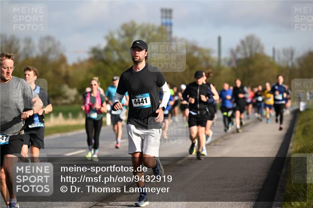 12.04.2026 - 45. Internationalen Wilhelmsburger Insellauf Dr. Thomas Lammeyer http://msf.ph/oto/9432919 12.04.2026 09:16:29 Laufen 47, 4441 meine-sportfotos.de