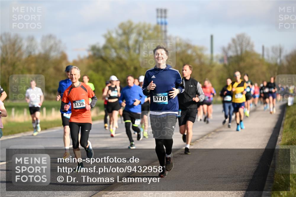 12.04.2026 - 45. Internationalen Wilhelmsburger Insellauf Dr. Thomas Lammeyer http://msf.ph/oto/9432958 12.04.2026 09:16:35 Laufen 3139, 5710 meine-sportfotos.de