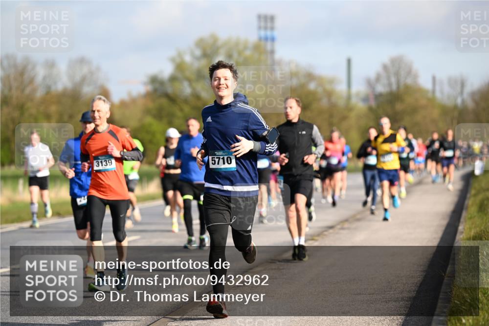 12.04.2026 - 45. Internationalen Wilhelmsburger Insellauf Dr. Thomas Lammeyer http://msf.ph/oto/9432962 12.04.2026 09:16:36 Laufen 3139, 5710 meine-sportfotos.de