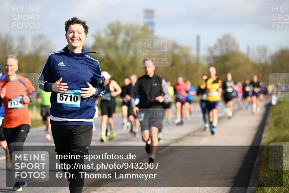 12.04.2026 - 45. Internationalen Wilhelmsburger Insellauf Dr. Thomas Lammeyer http://msf.ph/oto/9432967 12.04.2026 09:16:37 Laufen 3139, 5710 meine-sportfotos.de