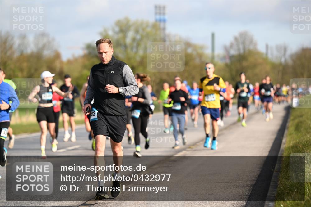 12.04.2026 - 45. Internationalen Wilhelmsburger Insellauf Dr. Thomas Lammeyer http://msf.ph/oto/9432977 12.04.2026 09:16:38 Laufen 33, 42 meine-sportfotos.de