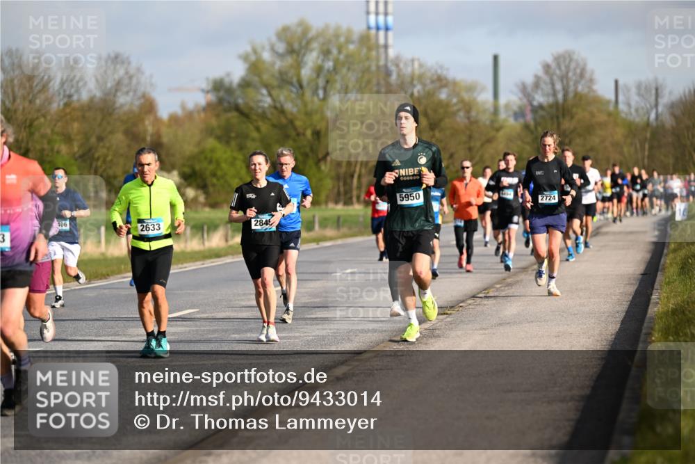 12.04.2026 - 45. Internationalen Wilhelmsburger Insellauf Dr. Thomas Lammeyer http://msf.ph/oto/9433014 12.04.2026 09:16:46 Laufen 5950, 2724, 406, 2633, 284 meine-sportfotos.de