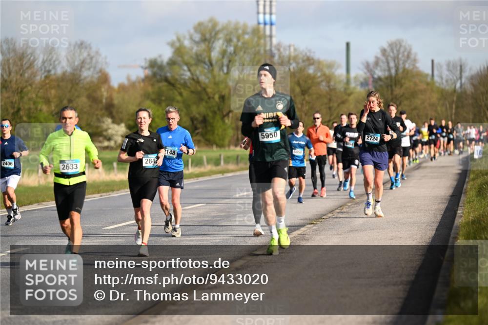 12.04.2026 - 45. Internationalen Wilhelmsburger Insellauf Dr. Thomas Lammeyer http://msf.ph/oto/9433020 12.04.2026 09:16:46 Laufen 148, 284, 2406, 2633, 5950, 5050, 2724 meine-sportfotos.de