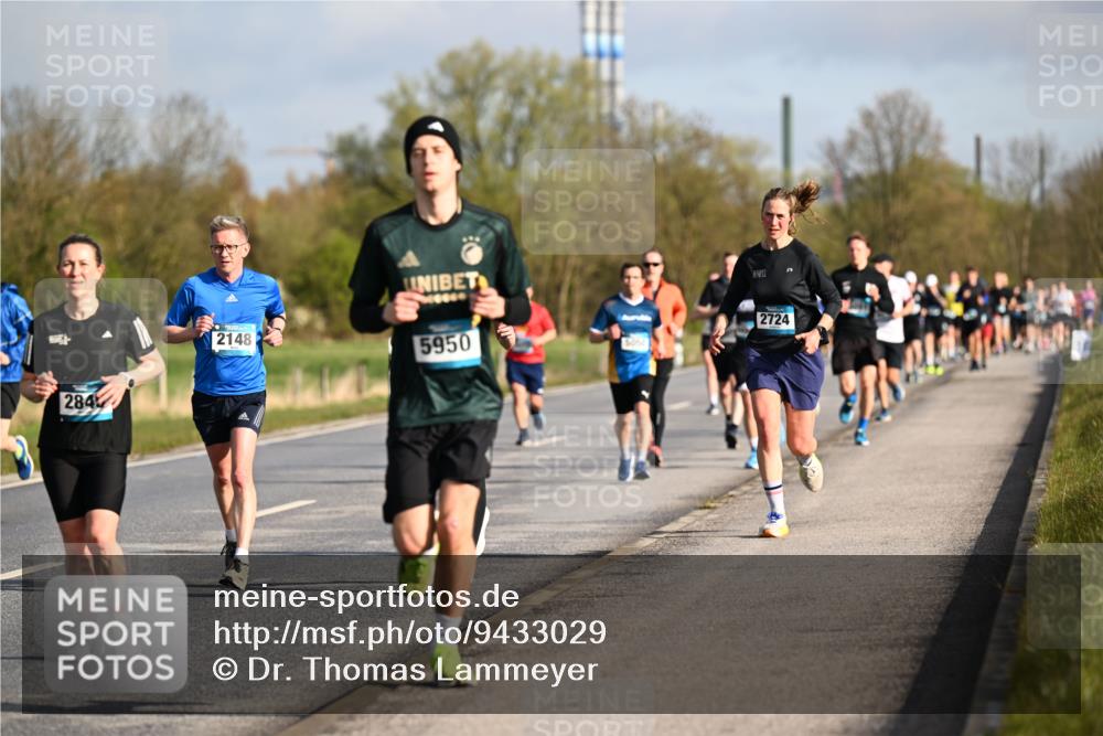 12.04.2026 - 45. Internationalen Wilhelmsburger Insellauf Dr. Thomas Lammeyer http://msf.ph/oto/9433029 12.04.2026 09:16:48 Laufen 284, 2148, 5950, 2724 meine-sportfotos.de