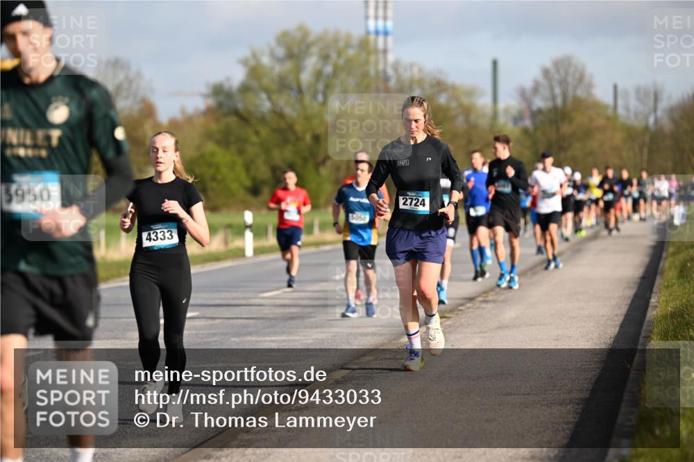 12.04.2026 - 45. Internationalen Wilhelmsburger Insellauf Dr. Thomas Lammeyer http://msf.ph/oto/9433033 12.04.2026 09:16:50 Laufen 5950, 5050, 4333, 2724 meine-sportfotos.de