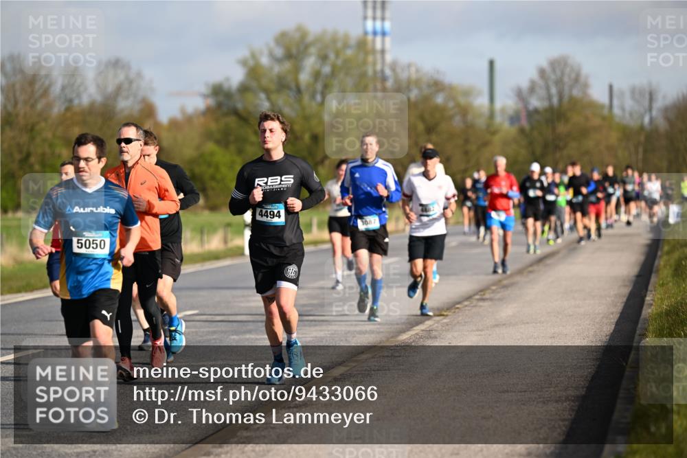 12.04.2026 - 45. Internationalen Wilhelmsburger Insellauf Dr. Thomas Lammeyer http://msf.ph/oto/9433066 12.04.2026 09:16:55 Laufen 4494, 5050, 3087 meine-sportfotos.de