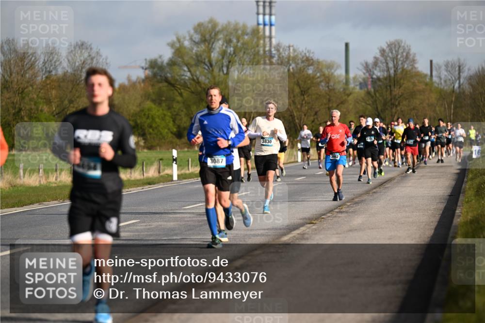 12.04.2026 - 45. Internationalen Wilhelmsburger Insellauf Dr. Thomas Lammeyer http://msf.ph/oto/9433076 12.04.2026 09:16:56 Laufen 3087, 3830, 3662, 4401, 16 meine-sportfotos.de