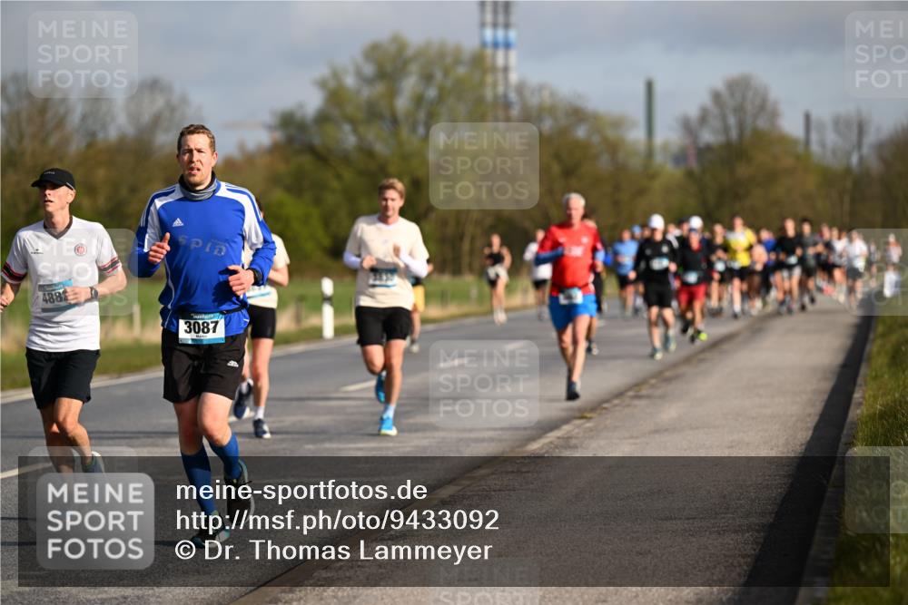 12.04.2026 - 45. Internationalen Wilhelmsburger Insellauf Dr. Thomas Lammeyer http://msf.ph/oto/9433092 12.04.2026 09:16:59 Laufen 4882, 3087 meine-sportfotos.de