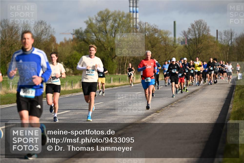 12.04.2026 - 45. Internationalen Wilhelmsburger Insellauf Dr. Thomas Lammeyer http://msf.ph/oto/9433095 12.04.2026 09:16:59 Laufen 3830, 4914, 3831, 3662, 4401, 16 meine-sportfotos.de