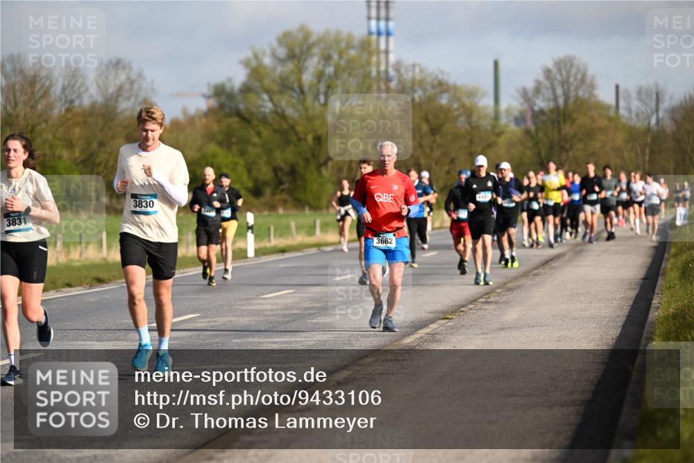 12.04.2026 - 45. Internationalen Wilhelmsburger Insellauf Dr. Thomas Lammeyer http://msf.ph/oto/9433106 12.04.2026 09:17:01 Laufen 3830, 4401, 3831, 3662 meine-sportfotos.de