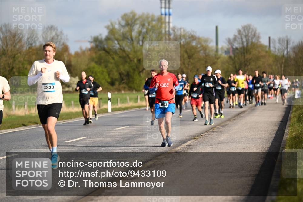 12.04.2026 - 45. Internationalen Wilhelmsburger Insellauf Dr. Thomas Lammeyer http://msf.ph/oto/9433109 12.04.2026 09:17:02 Laufen 3830, 3662 meine-sportfotos.de