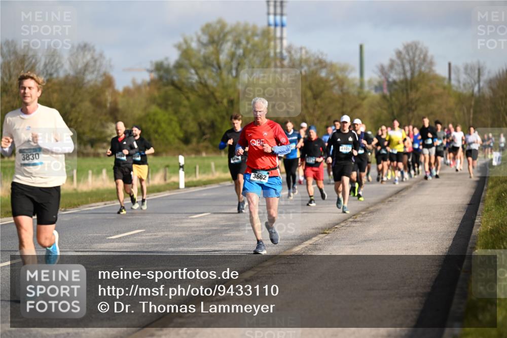 12.04.2026 - 45. Internationalen Wilhelmsburger Insellauf Dr. Thomas Lammeyer http://msf.ph/oto/9433110 12.04.2026 09:17:02 Laufen 3830, 3662, 4401 meine-sportfotos.de