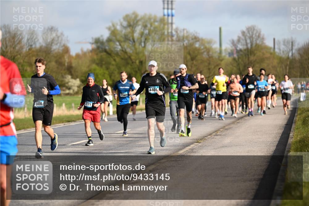 12.04.2026 - 45. Internationalen Wilhelmsburger Insellauf Dr. Thomas Lammeyer http://msf.ph/oto/9433145 12.04.2026 09:17:07 Laufen 3171, 5496, 4401, 2379, 5567 meine-sportfotos.de