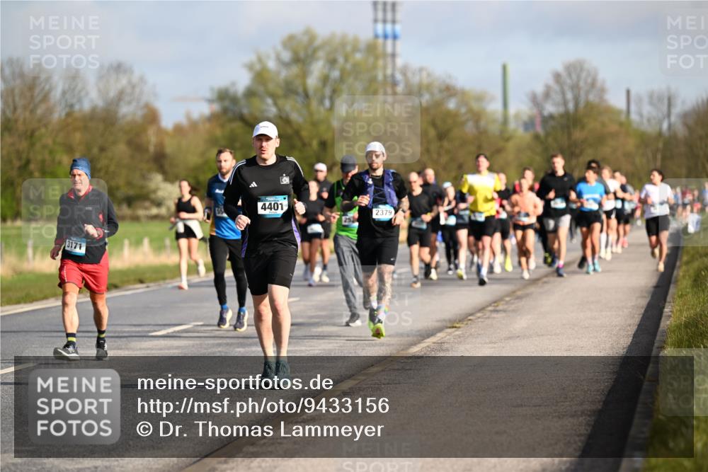 12.04.2026 - 45. Internationalen Wilhelmsburger Insellauf Dr. Thomas Lammeyer http://msf.ph/oto/9433156 12.04.2026 09:17:09 Laufen 3171, 4401, 2379 meine-sportfotos.de