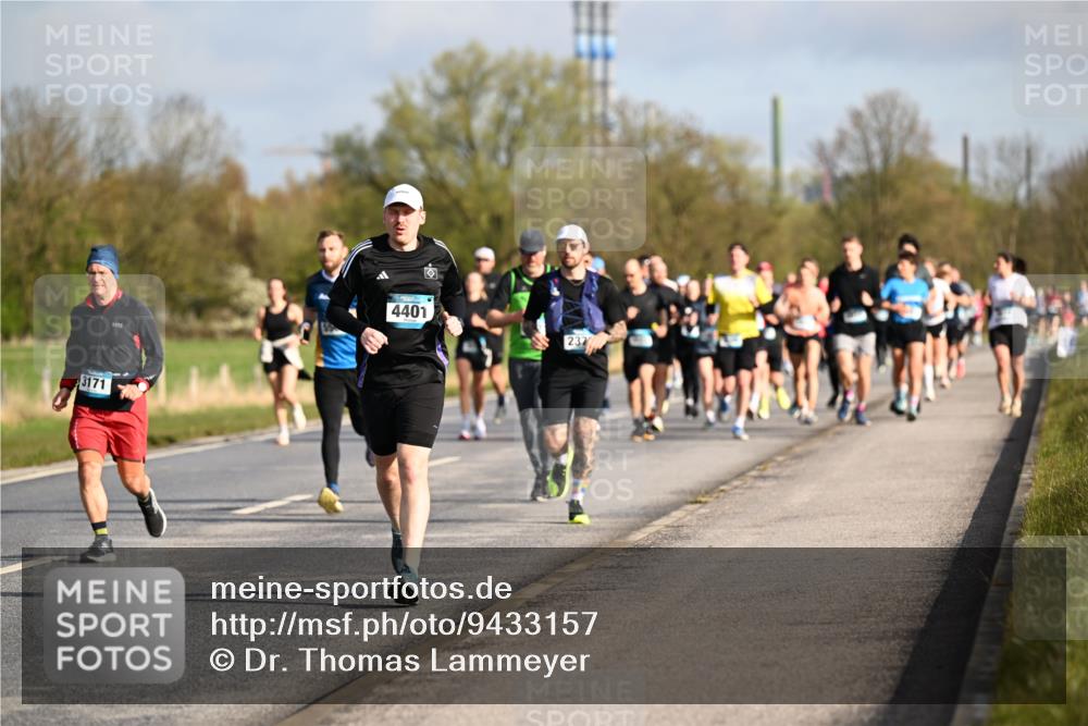 12.04.2026 - 45. Internationalen Wilhelmsburger Insellauf Dr. Thomas Lammeyer http://msf.ph/oto/9433157 12.04.2026 09:17:09 Laufen 3171, 4401, 237 meine-sportfotos.de