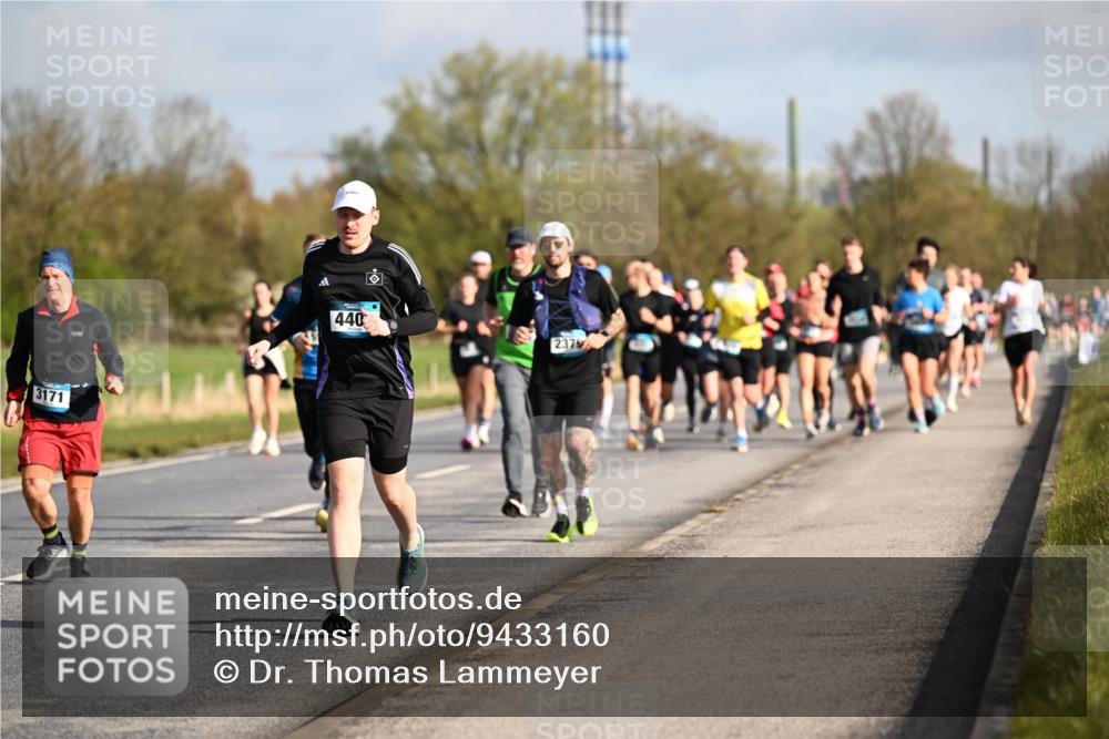 12.04.2026 - 45. Internationalen Wilhelmsburger Insellauf Dr. Thomas Lammeyer http://msf.ph/oto/9433160 12.04.2026 09:17:09 Laufen 3171, 440, 2379 meine-sportfotos.de