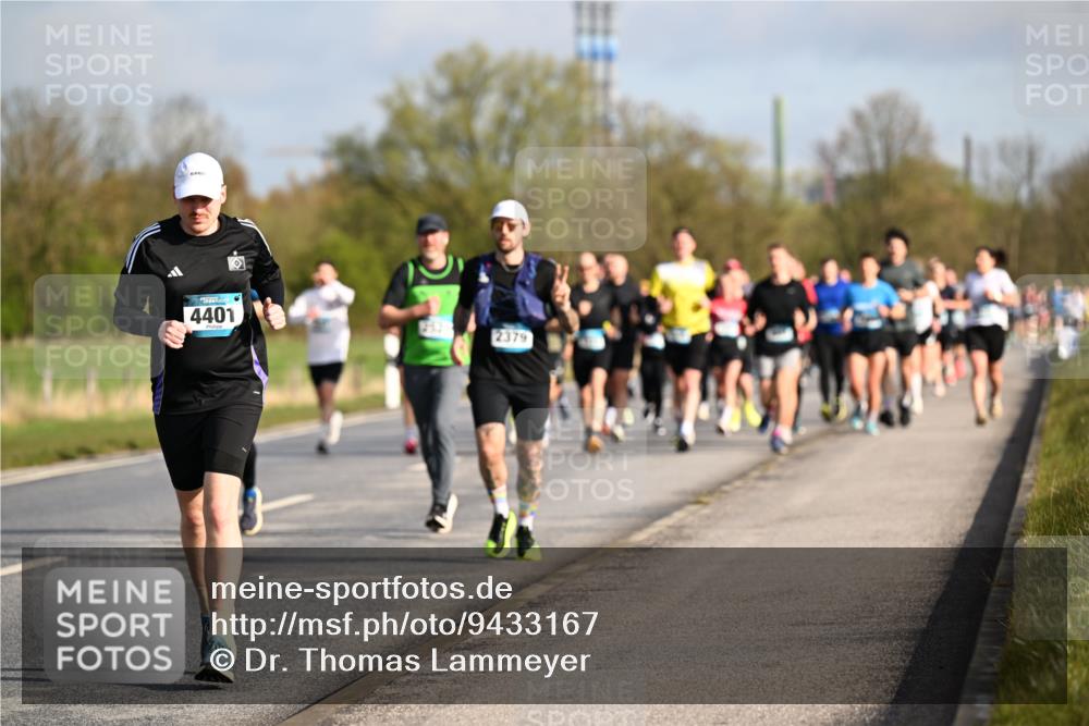 12.04.2026 - 45. Internationalen Wilhelmsburger Insellauf Dr. Thomas Lammeyer http://msf.ph/oto/9433167 12.04.2026 09:17:10 Laufen 4401, 2379 meine-sportfotos.de