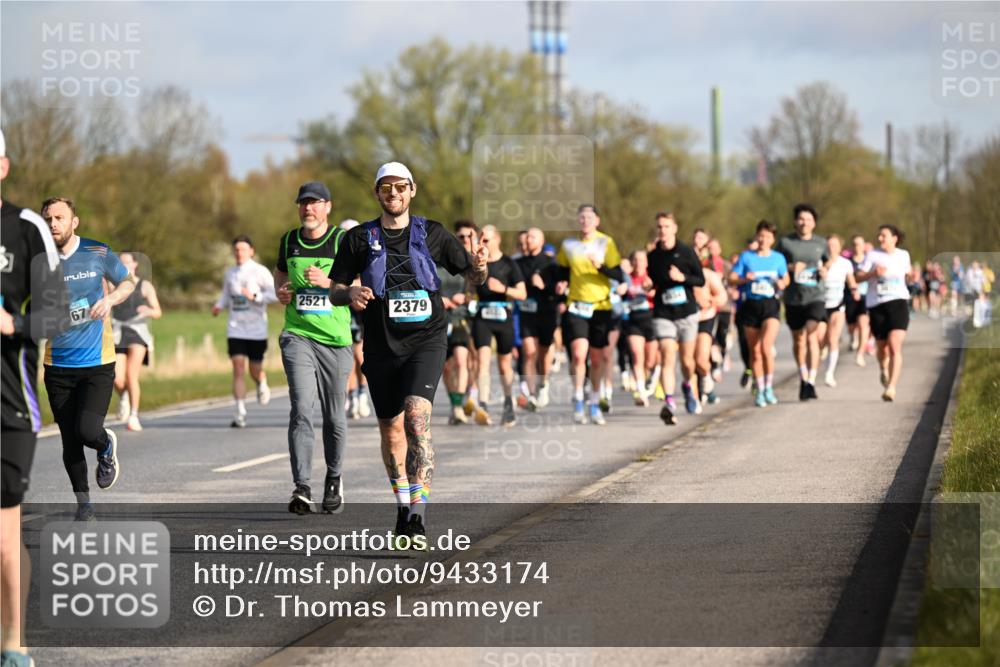 12.04.2026 - 45. Internationalen Wilhelmsburger Insellauf Dr. Thomas Lammeyer http://msf.ph/oto/9433174 12.04.2026 09:17:12 Laufen 2521, 2379 meine-sportfotos.de