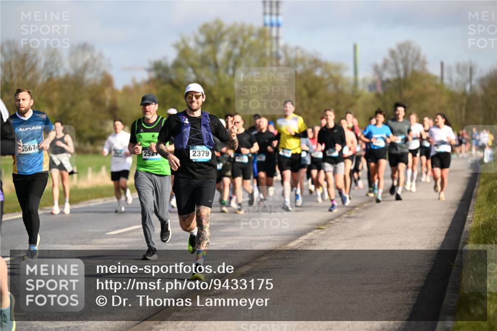 12.04.2026 - 45. Internationalen Wilhelmsburger Insellauf Dr. Thomas Lammeyer http://msf.ph/oto/9433175 12.04.2026 09:17:12 Laufen 5567, 252, 2379 meine-sportfotos.de