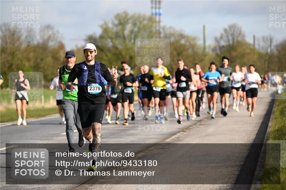 12.04.2026 - 45. Internationalen Wilhelmsburger Insellauf Dr. Thomas Lammeyer http://msf.ph/oto/9433180 12.04.2026 09:17:12 Laufen 2379 meine-sportfotos.de