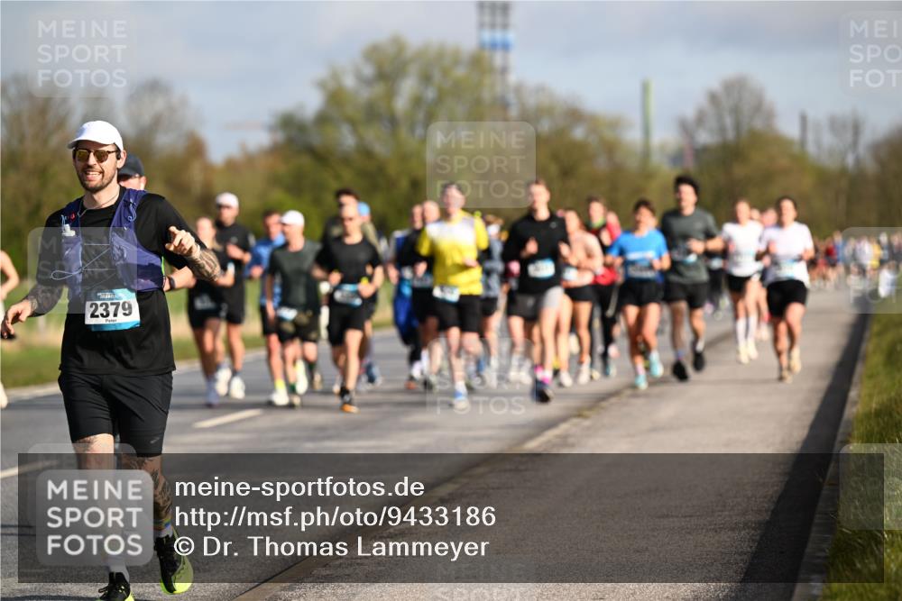 12.04.2026 - 45. Internationalen Wilhelmsburger Insellauf Dr. Thomas Lammeyer http://msf.ph/oto/9433186 12.04.2026 09:17:13 Laufen 2379 meine-sportfotos.de