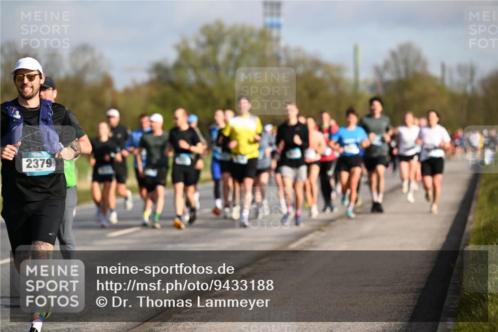 12.04.2026 - 45. Internationalen Wilhelmsburger Insellauf Dr. Thomas Lammeyer http://msf.ph/oto/9433188 12.04.2026 09:17:14 Laufen 2379 meine-sportfotos.de