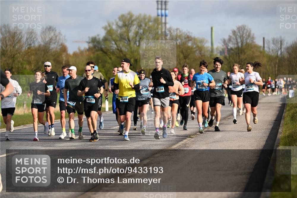 12.04.2026 - 45. Internationalen Wilhelmsburger Insellauf Dr. Thomas Lammeyer http://msf.ph/oto/9433193 12.04.2026 09:17:15 Laufen 3516, 31, 4262, 4934, 245, 2444, 3325, 181, 3670, 4522, 4608, 5832 meine-sportfotos.de