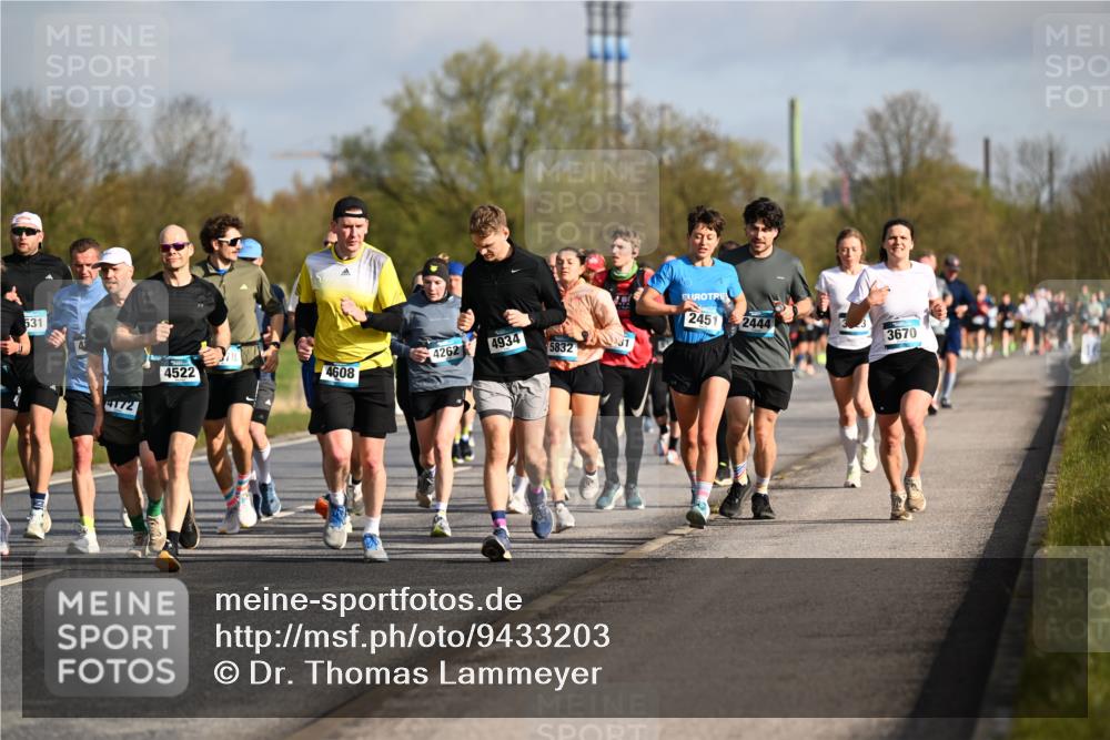 12.04.2026 - 45. Internationalen Wilhelmsburger Insellauf Dr. Thomas Lammeyer http://msf.ph/oto/9433203 12.04.2026 09:17:16 Laufen 531, 4172, 4262, 4934, 5832, 1, 4522, 4608, 2451, 2444, 3670 meine-sportfotos.de