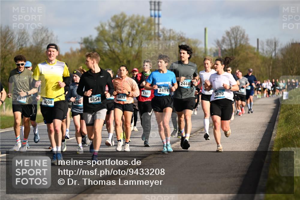 12.04.2026 - 45. Internationalen Wilhelmsburger Insellauf Dr. Thomas Lammeyer http://msf.ph/oto/9433208 12.04.2026 09:17:17 Laufen 3381, 5832, 2878, 4934, 4608, 426, 2451, 2444, 3670 meine-sportfotos.de