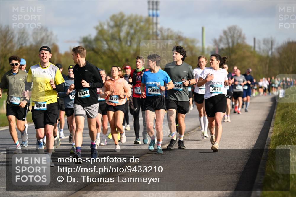 12.04.2026 - 45. Internationalen Wilhelmsburger Insellauf Dr. Thomas Lammeyer http://msf.ph/oto/9433210 12.04.2026 09:17:18 Laufen 2878, 4608, 444, 338, 4934, 2451, 3670, 42, 5832 meine-sportfotos.de
