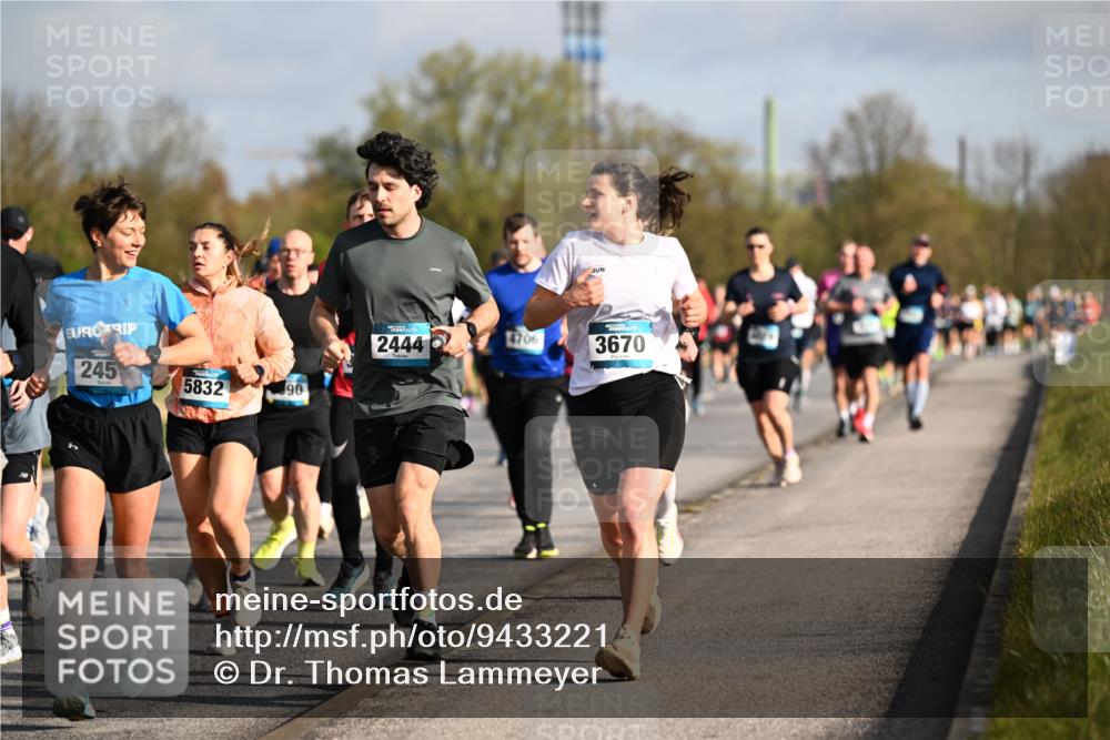 12.04.2026 - 45. Internationalen Wilhelmsburger Insellauf Dr. Thomas Lammeyer http://msf.ph/oto/9433221 12.04.2026 09:17:20 Laufen 245, 5832, 90, 2444, 4706, 3670 meine-sportfotos.de
