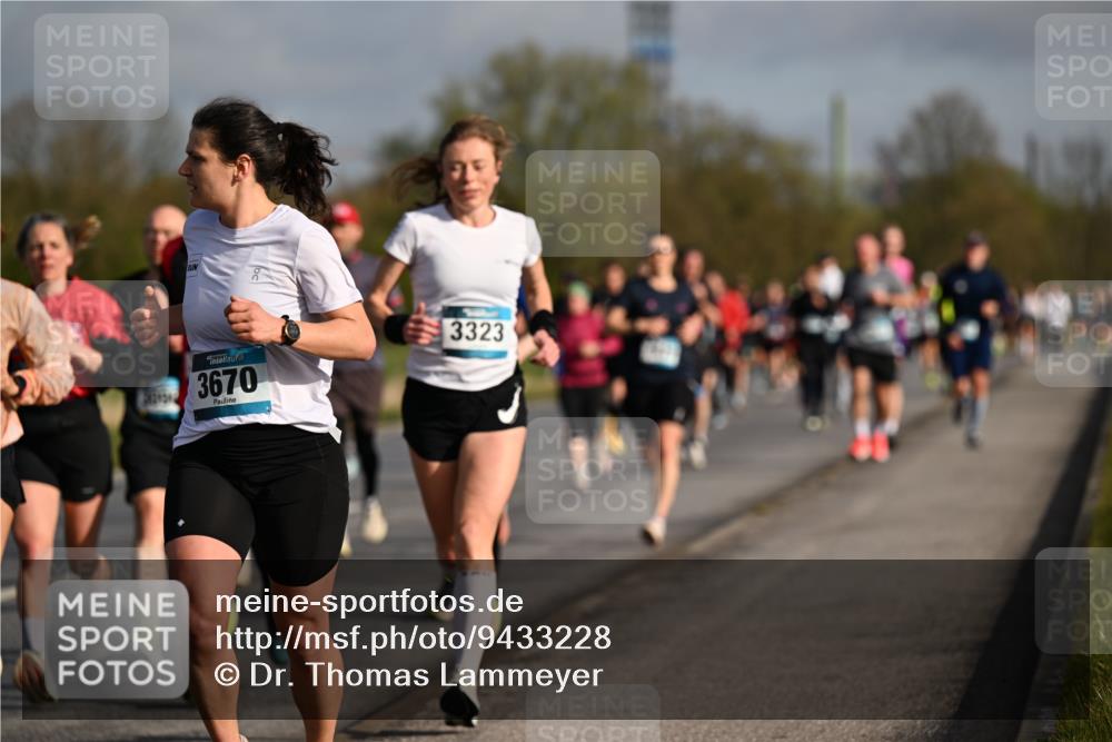 12.04.2026 - 45. Internationalen Wilhelmsburger Insellauf Dr. Thomas Lammeyer http://msf.ph/oto/9433228 12.04.2026 09:17:21 Laufen 3670, 3323 meine-sportfotos.de