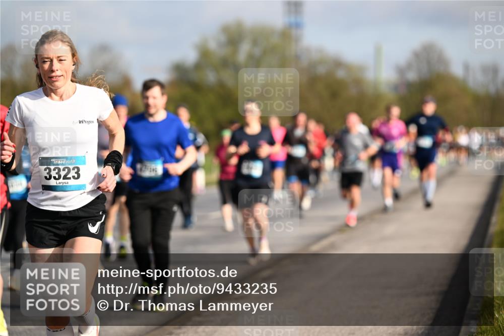 12.04.2026 - 45. Internationalen Wilhelmsburger Insellauf Dr. Thomas Lammeyer http://msf.ph/oto/9433235 12.04.2026 09:17:23 Laufen 4, 3323 meine-sportfotos.de