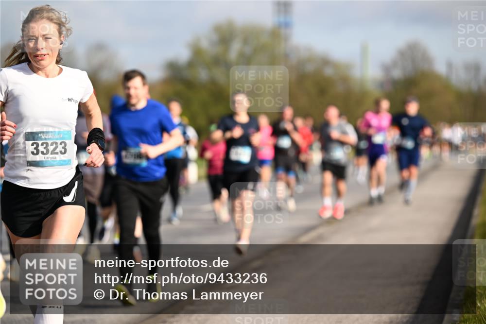 12.04.2026 - 45. Internationalen Wilhelmsburger Insellauf Dr. Thomas Lammeyer http://msf.ph/oto/9433236 12.04.2026 09:17:23 Laufen 3323 meine-sportfotos.de