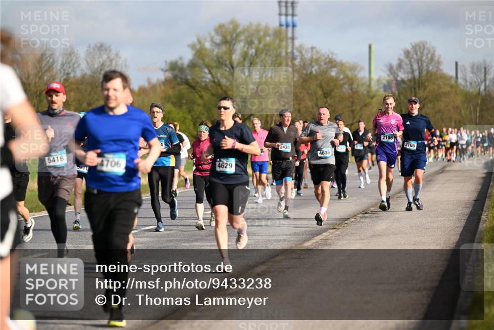 12.04.2026 - 45. Internationalen Wilhelmsburger Insellauf Dr. Thomas Lammeyer http://msf.ph/oto/9433238 12.04.2026 09:17:23 Laufen 5416, 4706, 4, 4629, 2438, 4635, 2106, 2105 meine-sportfotos.de