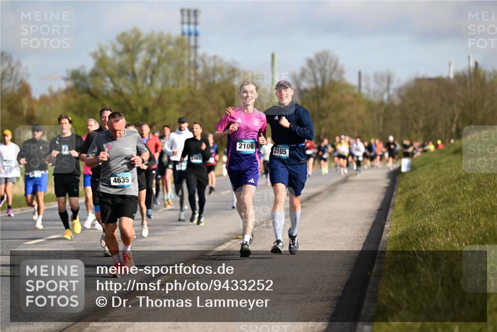 12.04.2026 - 45. Internationalen Wilhelmsburger Insellauf Dr. Thomas Lammeyer http://msf.ph/oto/9433252 12.04.2026 09:17:27 Laufen 4635, 2106, 2105 meine-sportfotos.de