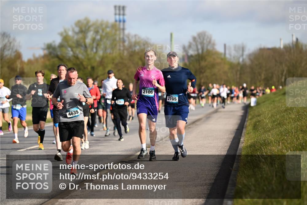 12.04.2026 - 45. Internationalen Wilhelmsburger Insellauf Dr. Thomas Lammeyer http://msf.ph/oto/9433254 12.04.2026 09:17:27 Laufen 2106, 2105, 4635 meine-sportfotos.de