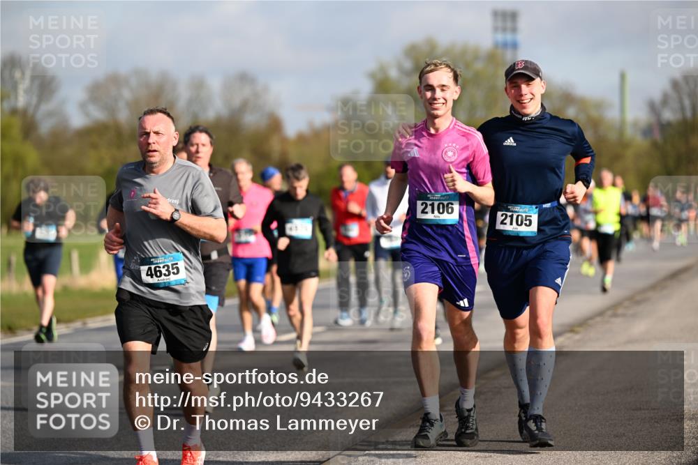 12.04.2026 - 45. Internationalen Wilhelmsburger Insellauf Dr. Thomas Lammeyer http://msf.ph/oto/9433267 12.04.2026 09:17:29 Laufen 18, 2106, 2105, 4635 meine-sportfotos.de