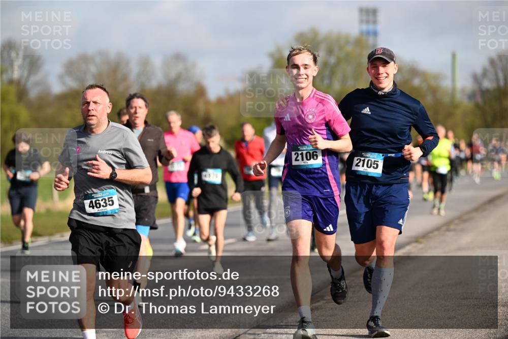 12.04.2026 - 45. Internationalen Wilhelmsburger Insellauf Dr. Thomas Lammeyer http://msf.ph/oto/9433268 12.04.2026 09:17:29 Laufen 18, 2106, 2105, 4635 meine-sportfotos.de