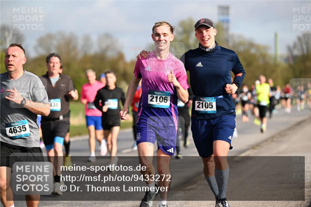 12.04.2026 - 45. Internationalen Wilhelmsburger Insellauf Dr. Thomas Lammeyer http://msf.ph/oto/9433272 12.04.2026 09:17:30 Laufen 438, 2106, 2105, 4635 meine-sportfotos.de