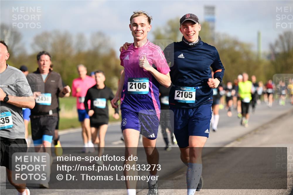 12.04.2026 - 45. Internationalen Wilhelmsburger Insellauf Dr. Thomas Lammeyer http://msf.ph/oto/9433273 12.04.2026 09:17:30 Laufen 35, 2438, 2106, 2105 meine-sportfotos.de