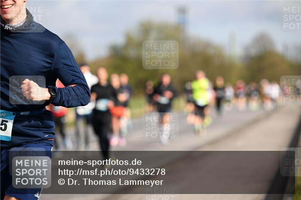 12.04.2026 - 45. Internationalen Wilhelmsburger Insellauf Dr. Thomas Lammeyer http://msf.ph/oto/9433278 12.04.2026 09:17:31 Laufen 5 meine-sportfotos.de