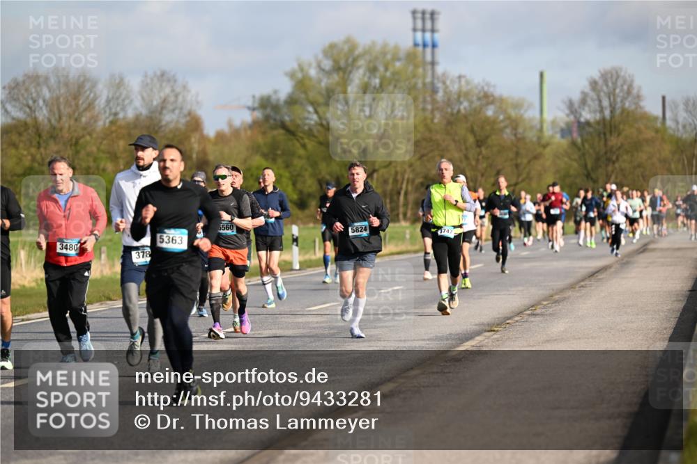 12.04.2026 - 45. Internationalen Wilhelmsburger Insellauf Dr. Thomas Lammeyer http://msf.ph/oto/9433281 12.04.2026 09:17:32 Laufen 3480, 378, 5363, 5560, 5824, 3747 meine-sportfotos.de