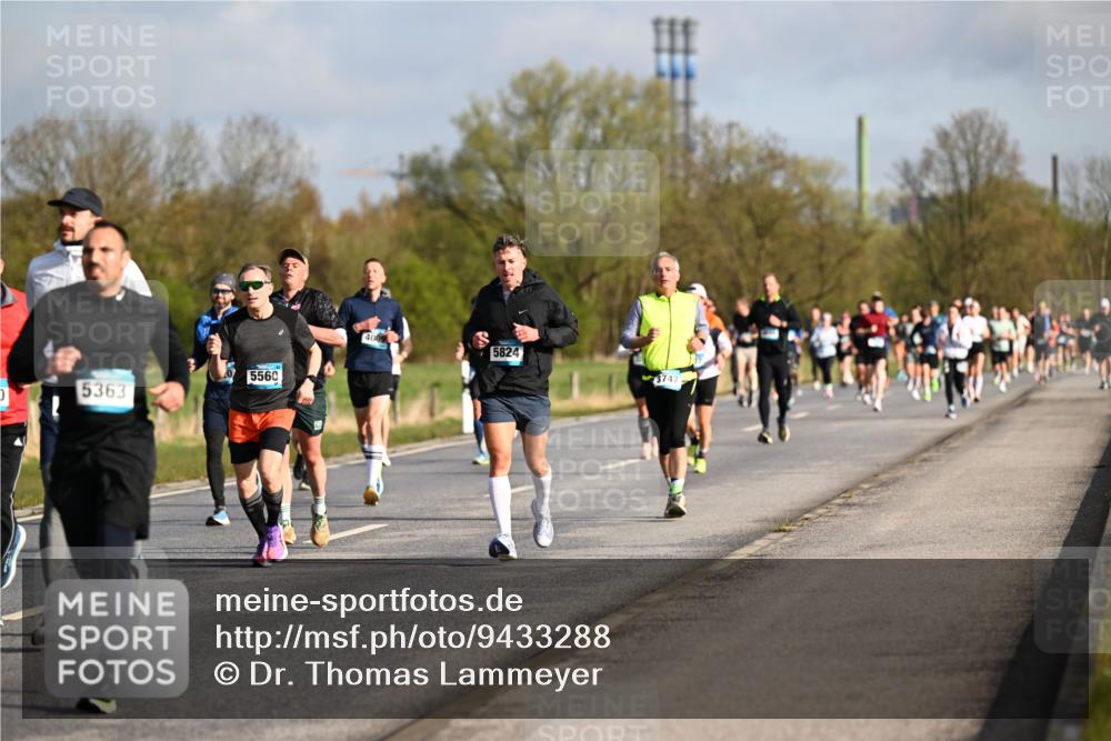 12.04.2026 - 45. Internationalen Wilhelmsburger Insellauf Dr. Thomas Lammeyer http://msf.ph/oto/9433288 12.04.2026 09:17:33 Laufen 5560, 5363, 4009, 5824, 747 meine-sportfotos.de