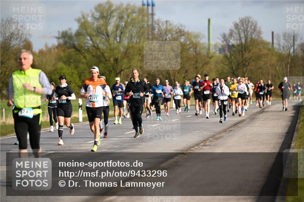 12.04.2026 - 45. Internationalen Wilhelmsburger Insellauf Dr. Thomas Lammeyer http://msf.ph/oto/9433296 12.04.2026 09:17:37 Laufen 322, 4377, 4646, 3894 meine-sportfotos.de