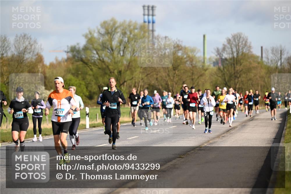 12.04.2026 - 45. Internationalen Wilhelmsburger Insellauf Dr. Thomas Lammeyer http://msf.ph/oto/9433299 12.04.2026 09:17:39 Laufen 4646, 5647, 3221, 4377 meine-sportfotos.de