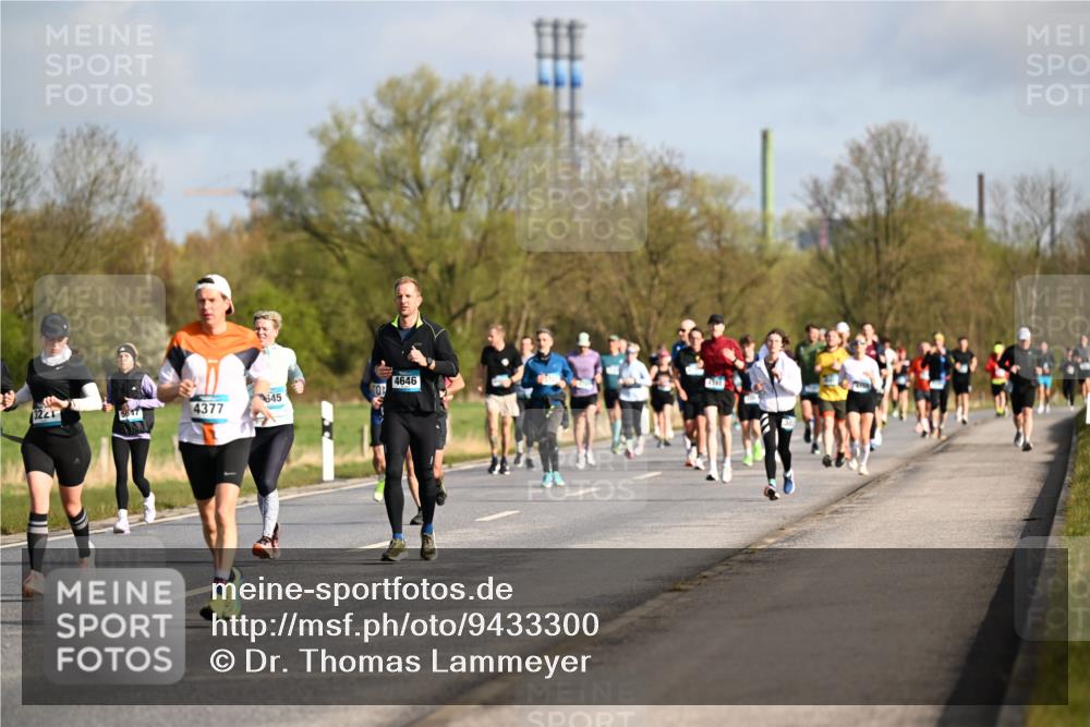 12.04.2026 - 45. Internationalen Wilhelmsburger Insellauf Dr. Thomas Lammeyer http://msf.ph/oto/9433300 12.04.2026 09:17:39 Laufen 3221, 4377, 645, 4646 meine-sportfotos.de