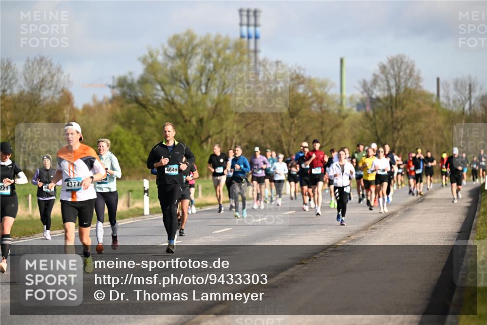 12.04.2026 - 45. Internationalen Wilhelmsburger Insellauf Dr. Thomas Lammeyer http://msf.ph/oto/9433303 12.04.2026 09:17:39 Laufen 4377, 221, 4646 meine-sportfotos.de