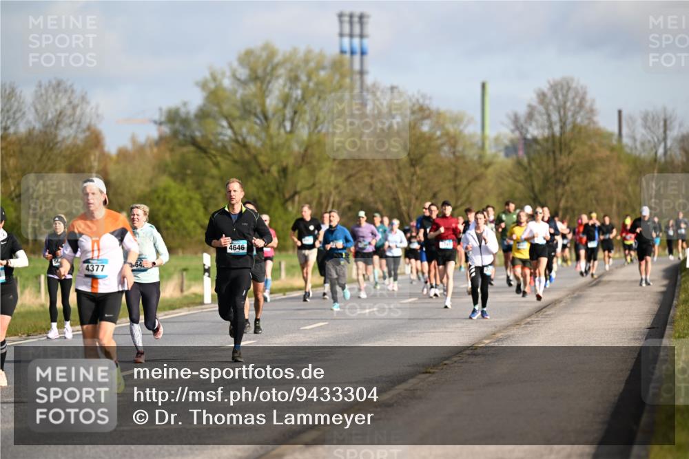 12.04.2026 - 45. Internationalen Wilhelmsburger Insellauf Dr. Thomas Lammeyer http://msf.ph/oto/9433304 12.04.2026 09:17:40 Laufen 56, 4377, 64, 4646 meine-sportfotos.de